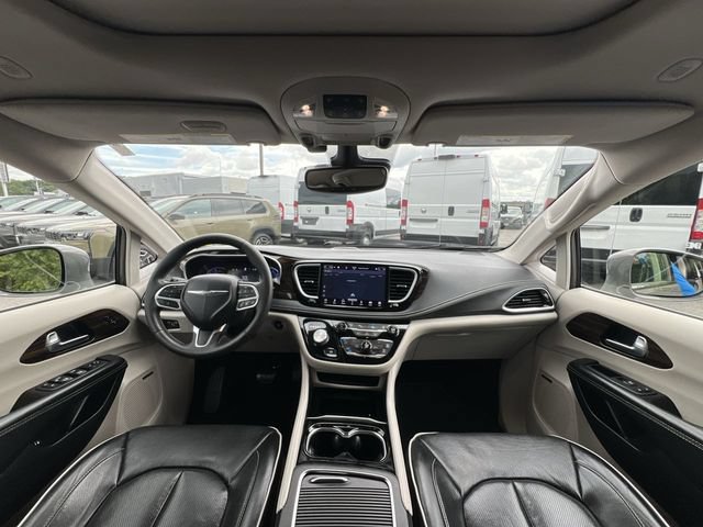 Used 2022 Chrysler Pacifica Limited FWD image 10