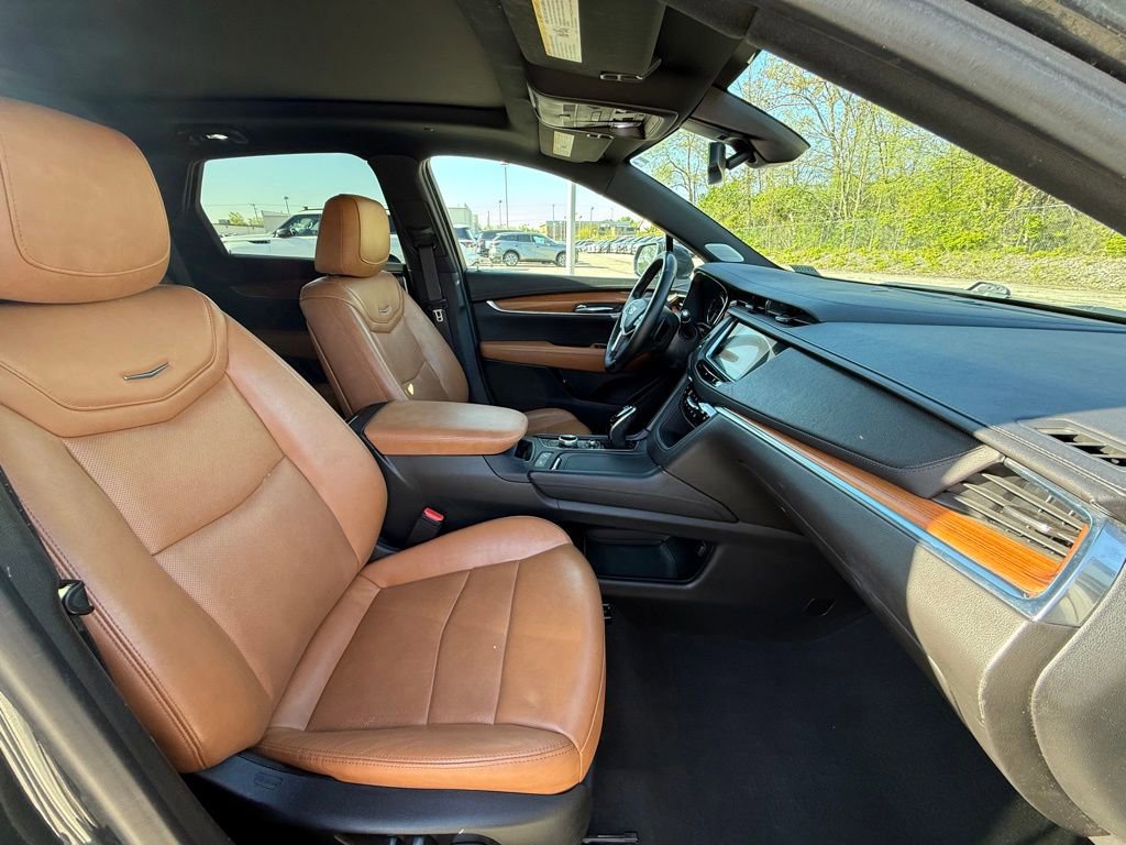 Used 2020 Cadillac XT5 Premium Luxury FWD image 16