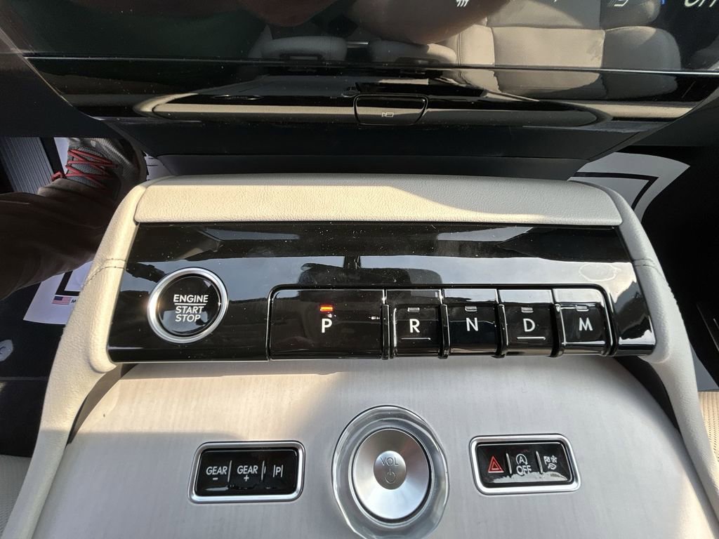 New 2026 Lincoln Navigator L Reserve AWD/4WD image 26