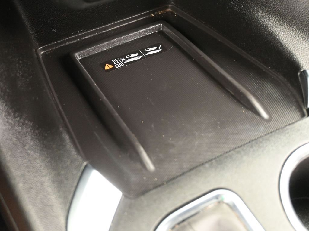 Used 2023 Chevrolet Traverse LT image 25