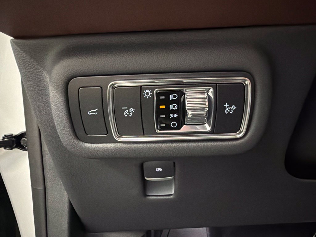 Used 2026 Lincoln Nautilus Reserve AWD/4WD image 22