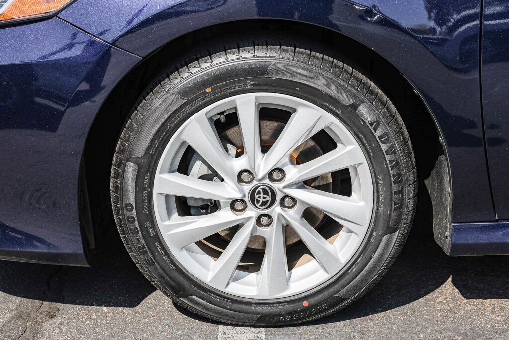Certified 2022 Toyota Camry LE FWD image 28