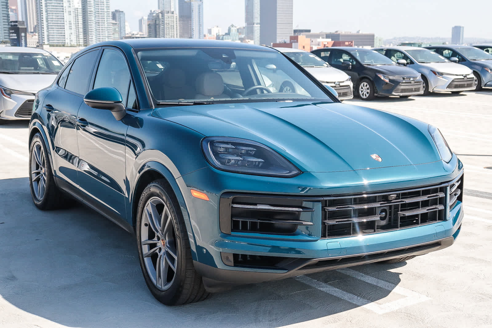 Used 2025 Porsche Cayenne Coupe image 3