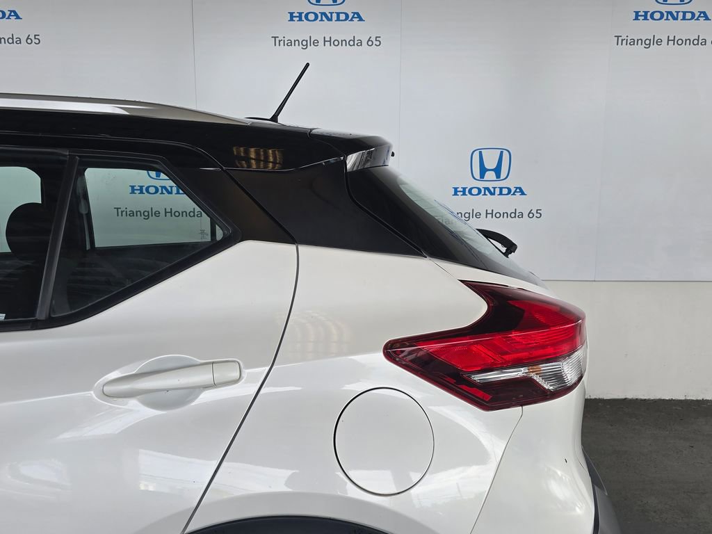 Used 2020 Nissan Kicks SV image 31