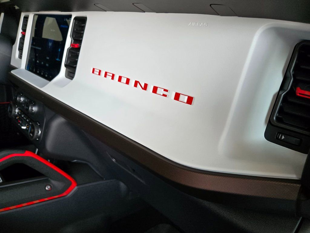 New 2024 Ford Bronco Heritage Edition AWD/4WD image 25