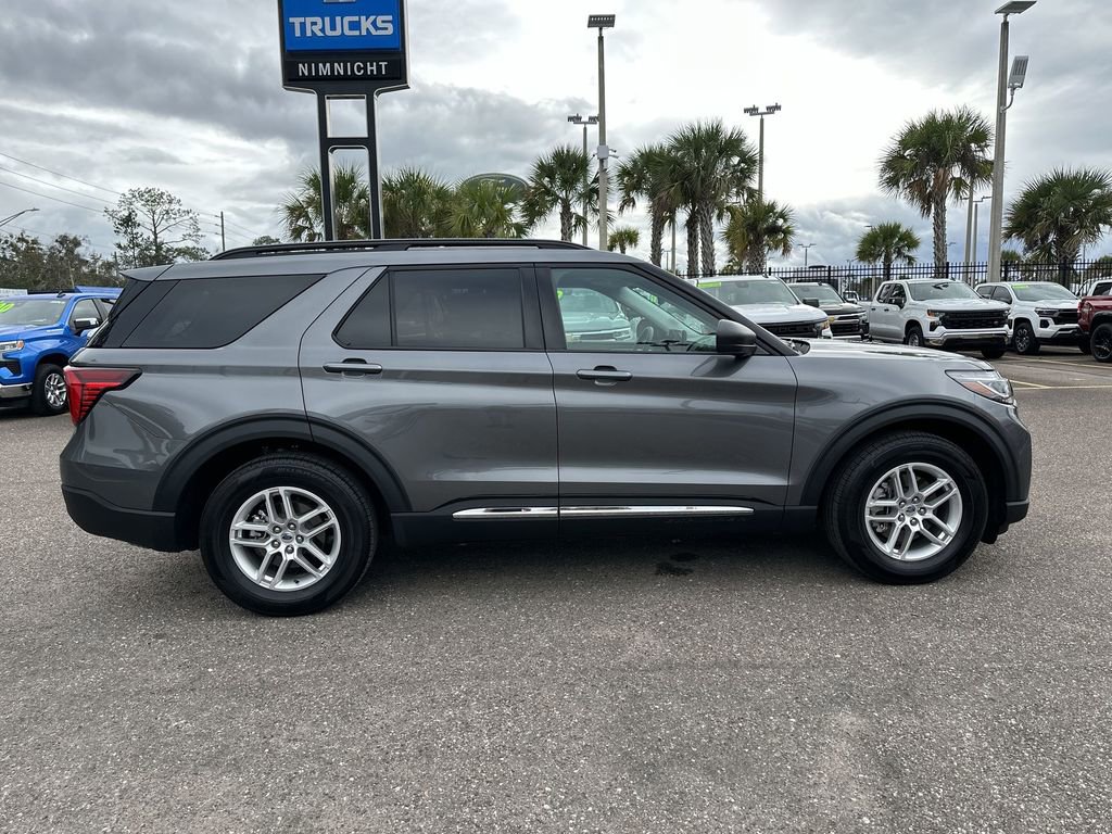 Used 2025 Ford Explorer Active image 17