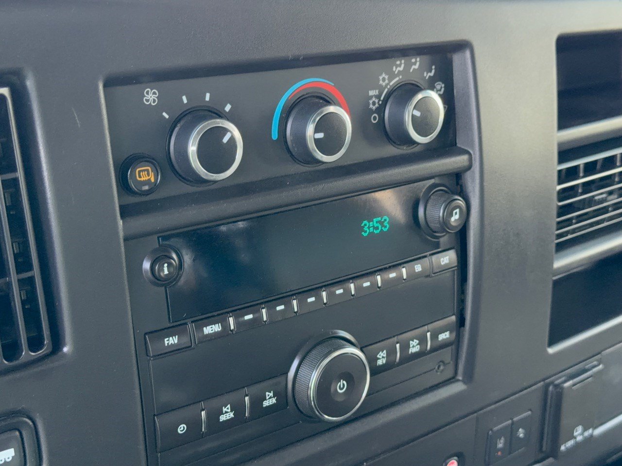 Certified 2019 Chevrolet Express 3500 LT w/ LT Preferred Equipment Group RWD image 23