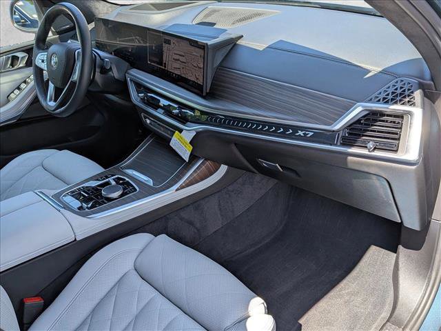 Used 2025 BMW X7 xDrive40i AWD/4WD image 25