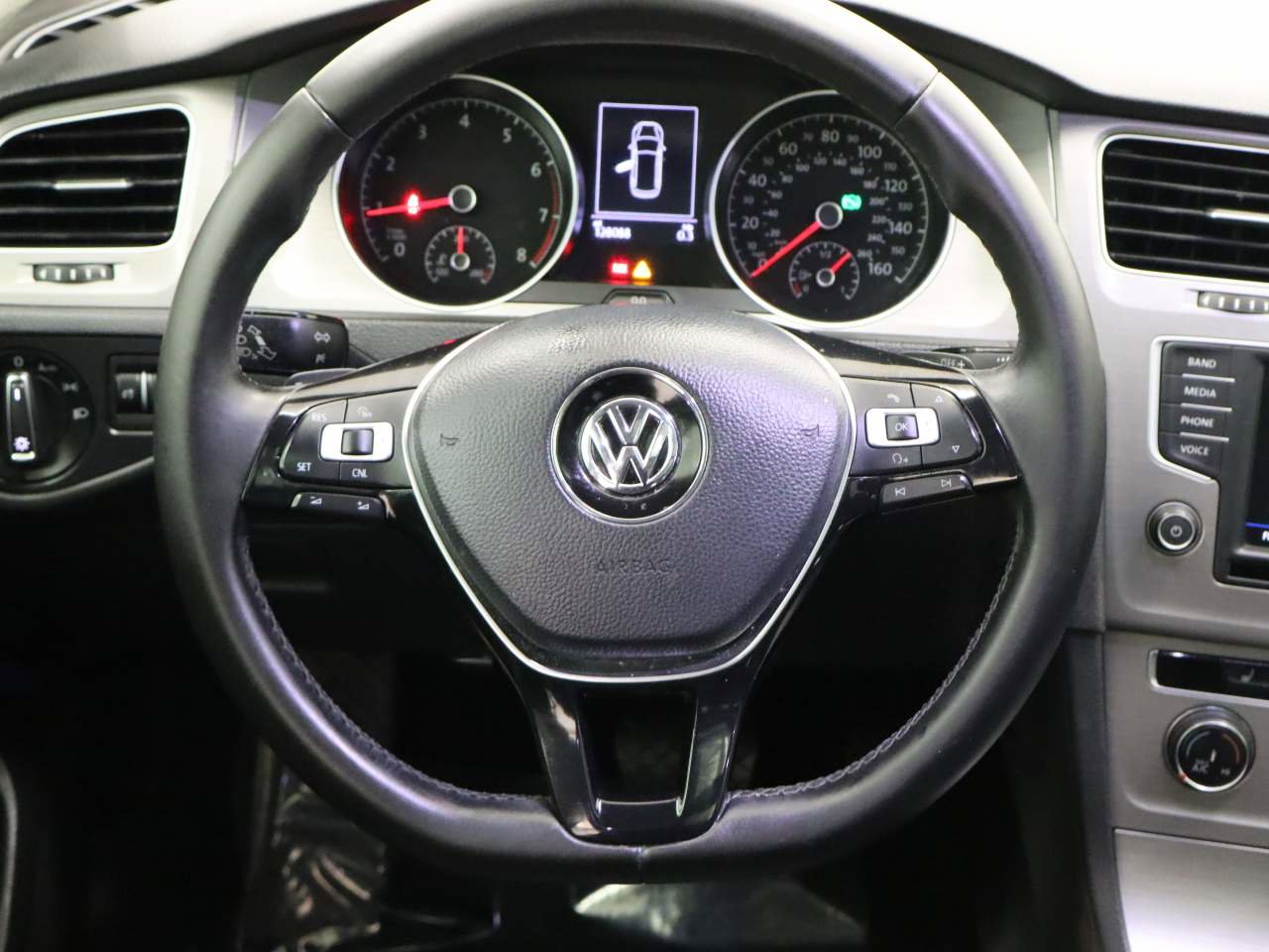 Used 2017 Volkswagen Golf SE FWD image 13