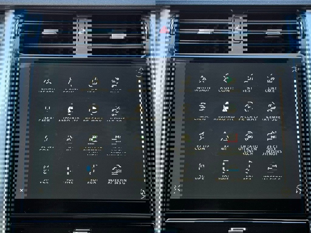 Certified 2025 Land Rover Discovery Dynamic SE image 23