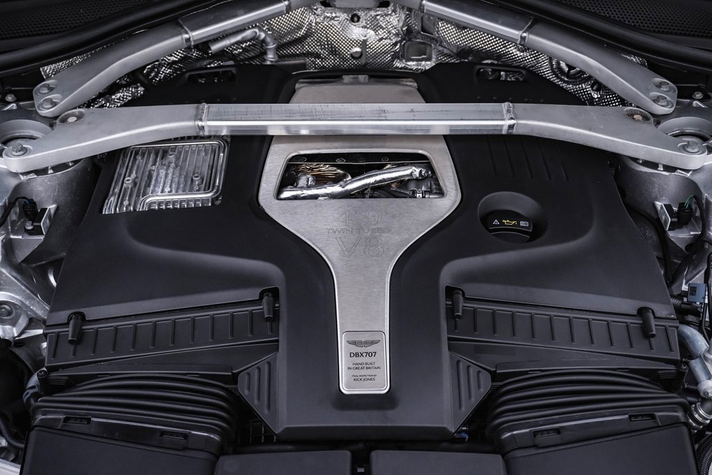 Used 2025 Aston Martin DBX 707 image 30