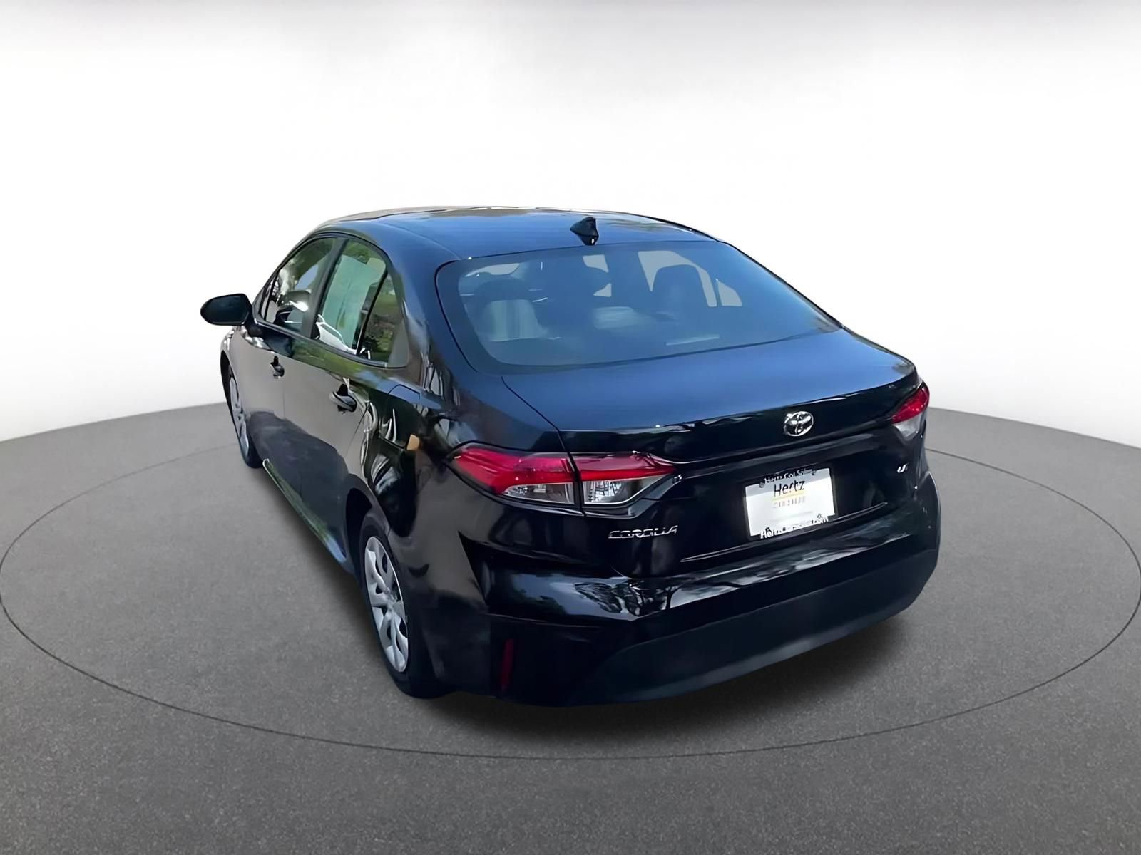 Used 2025 Toyota Corolla LE FWD image 10