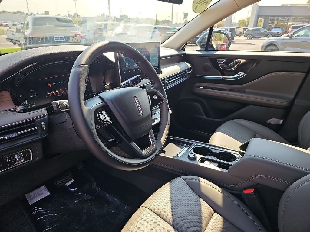 New 2025 Lincoln Corsair Reserve image 12