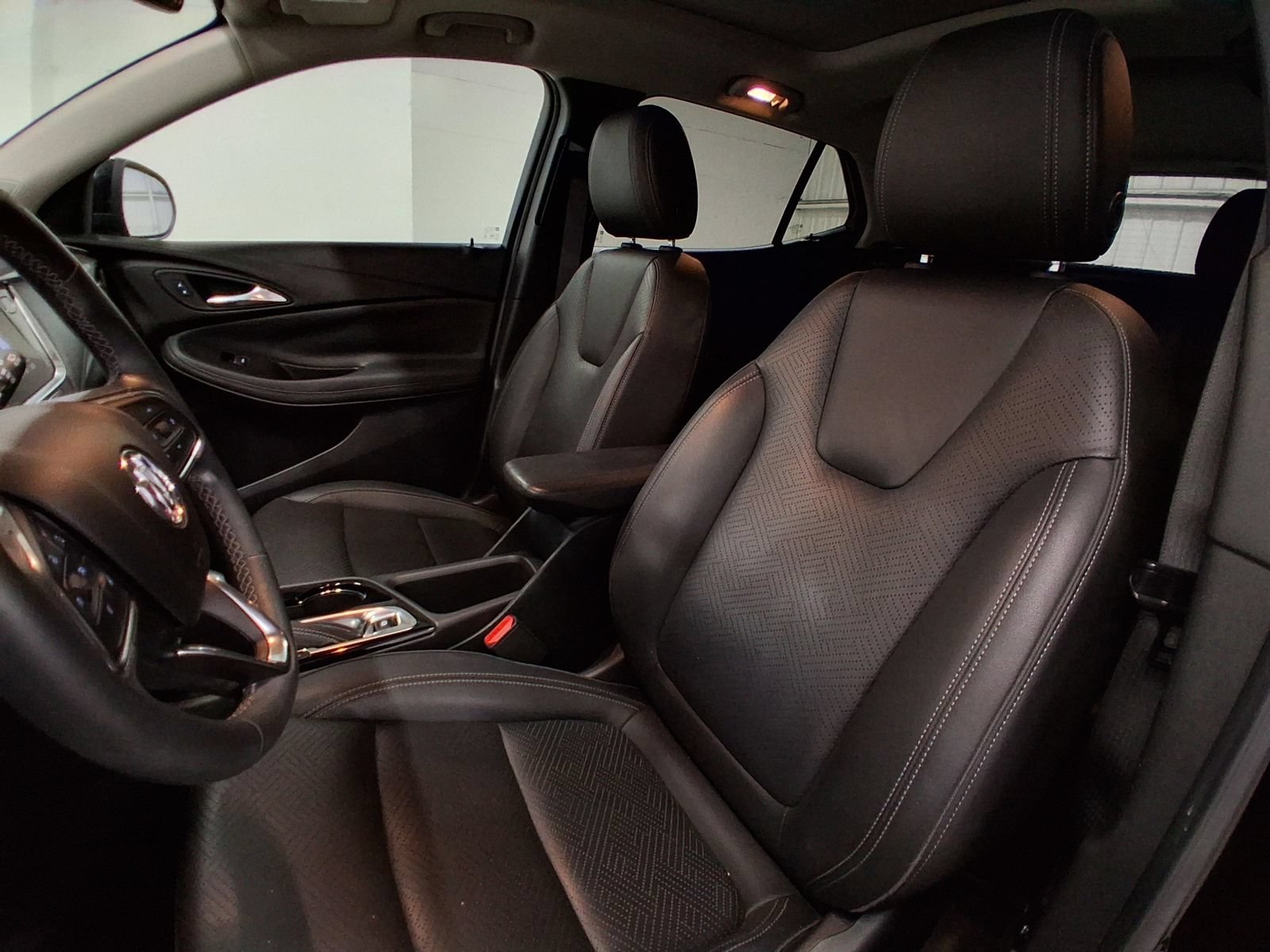 Used 2023 Buick Encore GX Essence w/ Experience Buick Package FWD image 15