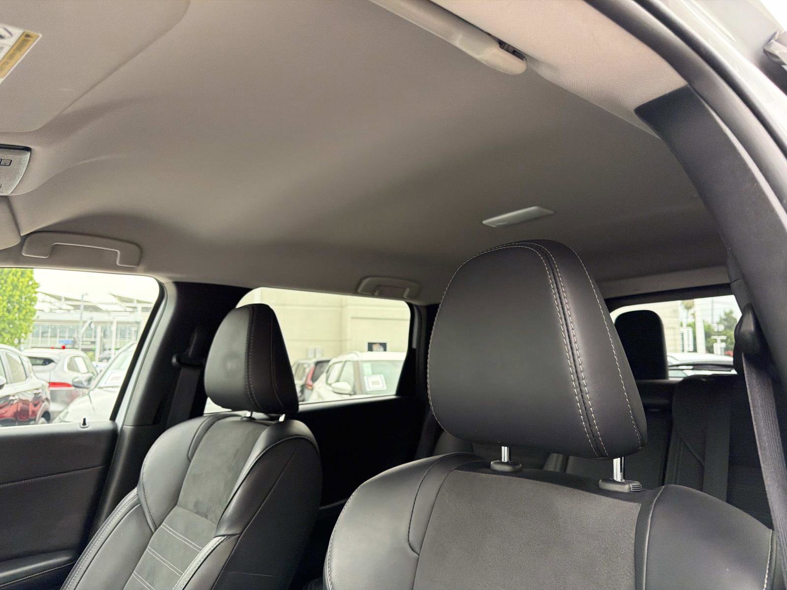 Used 2024 Mitsubishi Outlander FWD image 15