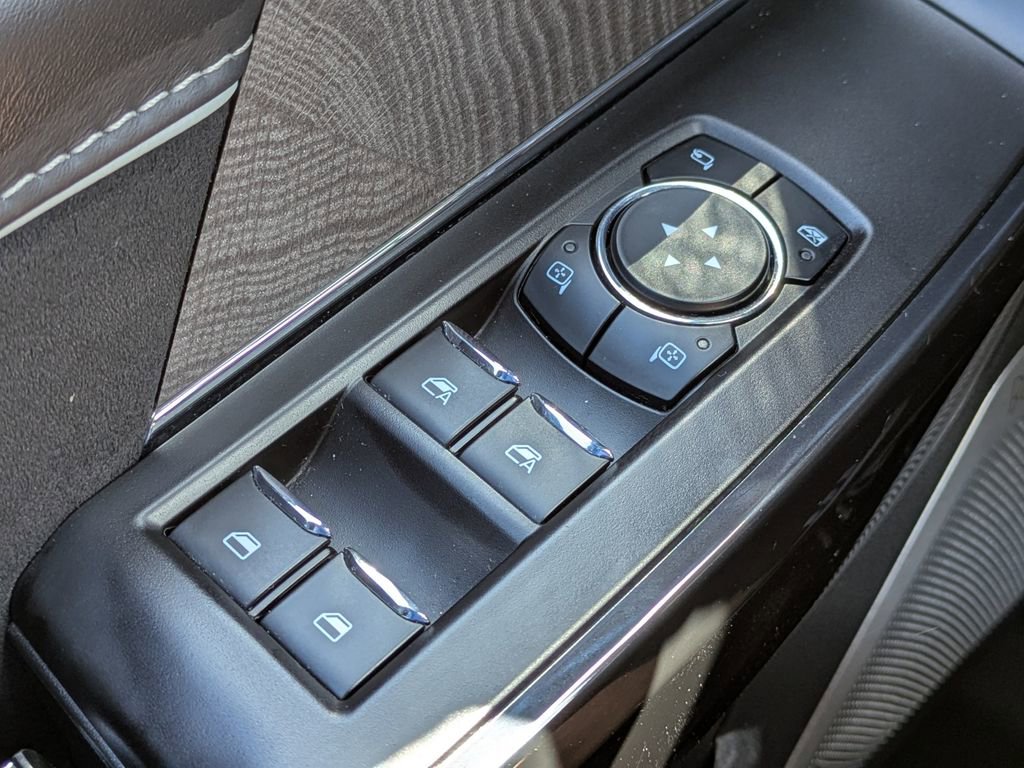 Used 2023 Ford F150 Lightning Platinum AWD/4WD image 25