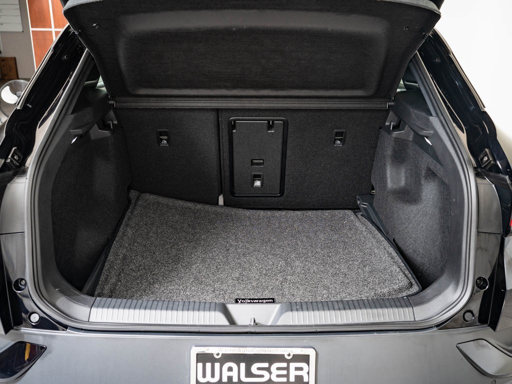 Used 2024 Volkswagen ID.4 S image 17