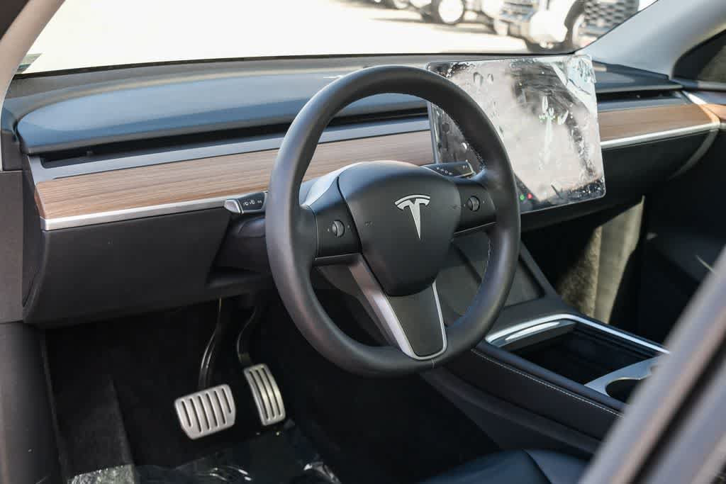 Used 2025 Tesla Model Y Performance AWD/4WD image 23