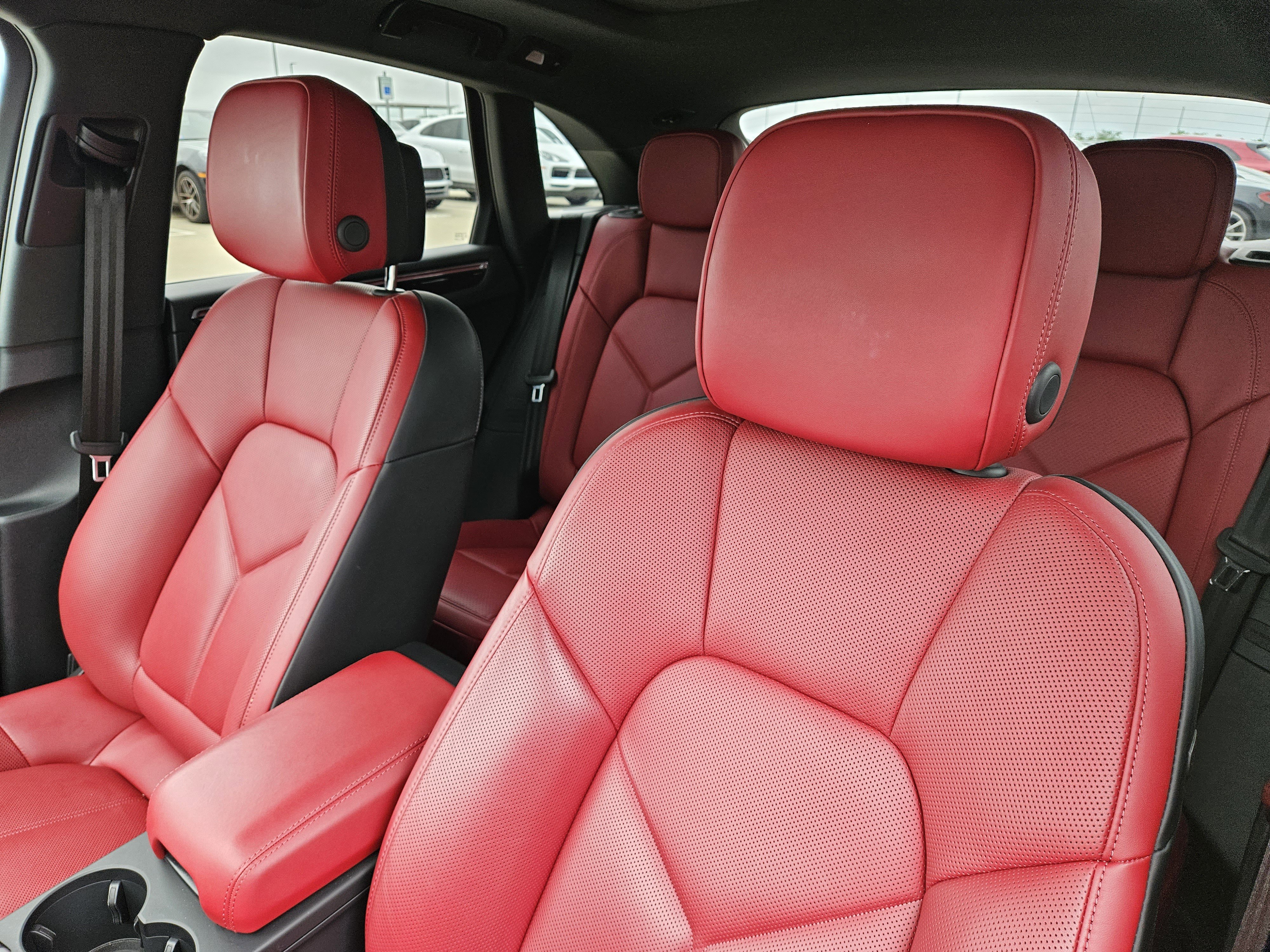 Certified 2026 Porsche Macan image 6