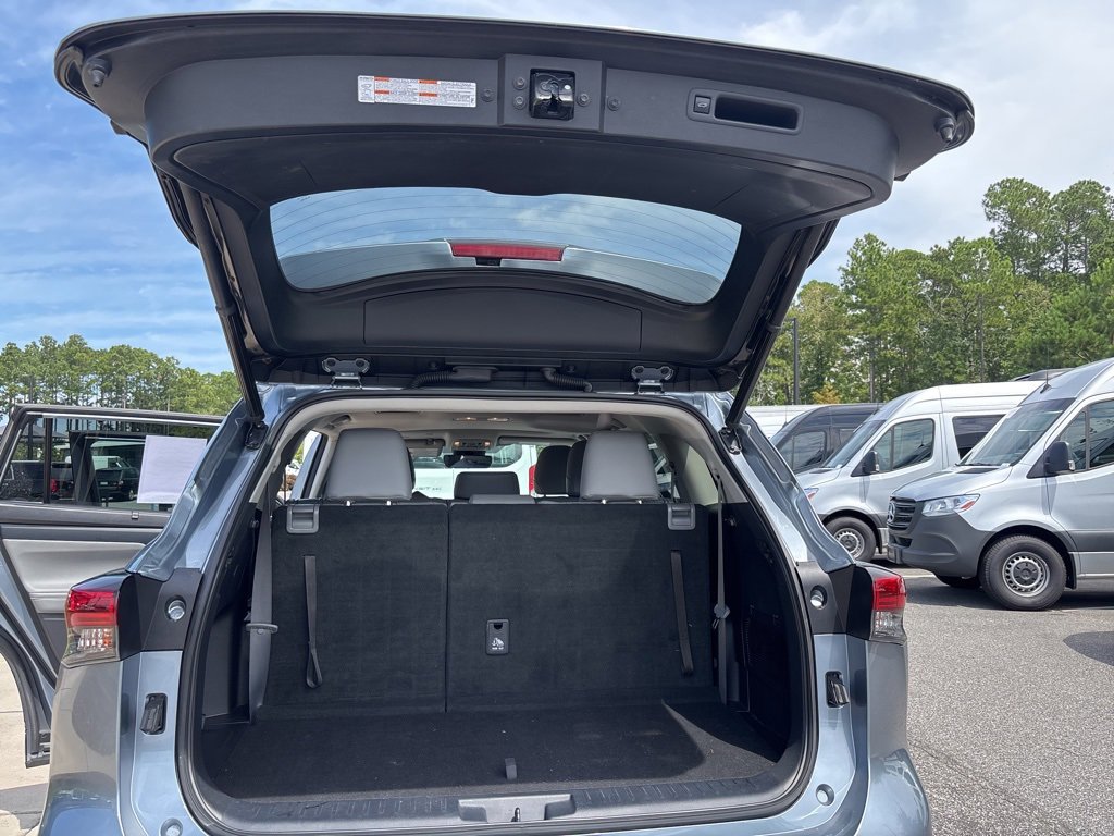 Used 2021 Toyota Highlander XLE image 20