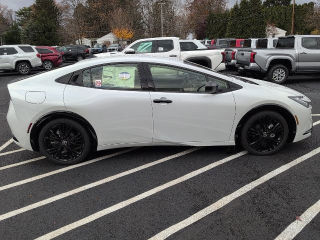 New 2026 Toyota Prius Plug-In Hybrid FWD image 2