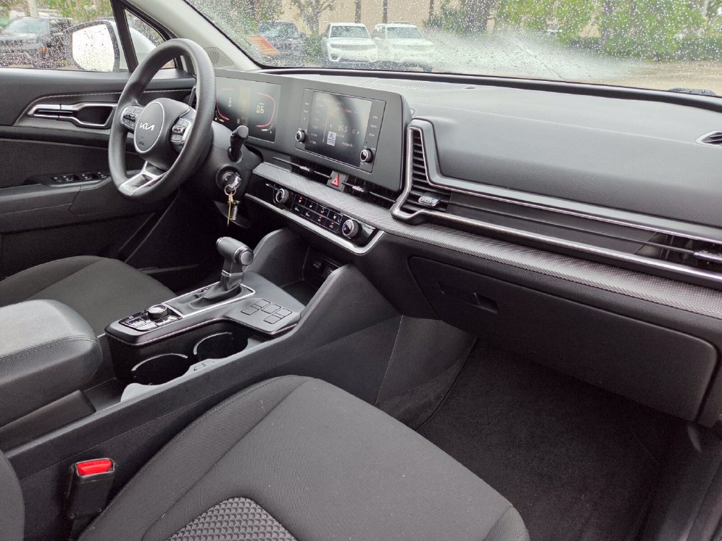 Used 2024 Kia Sportage LX FWD image 14