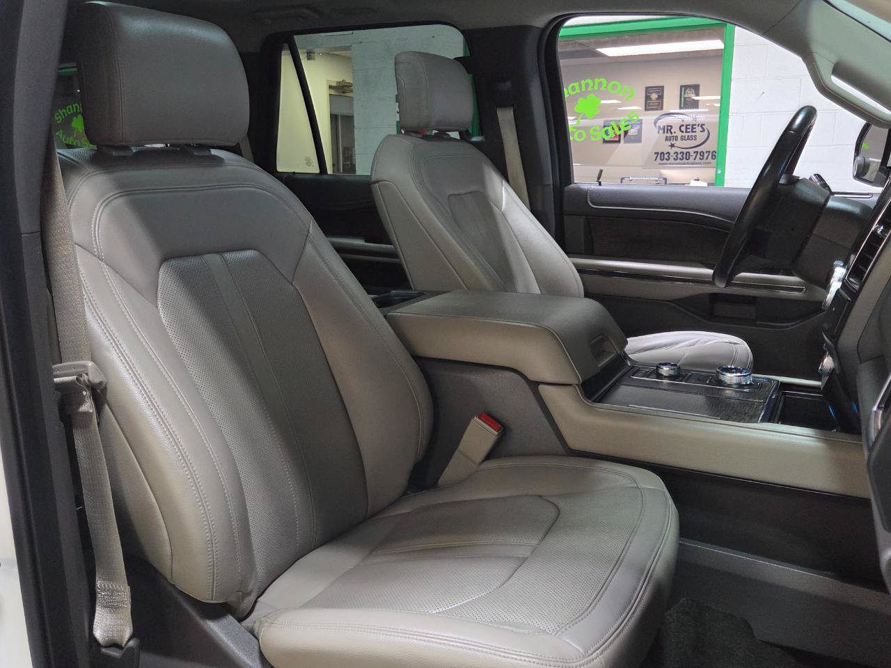 Used 2018 Ford Expedition Limited w/ Equipment Group 301A AWD/4WD image 22