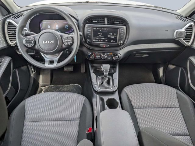 Used 2025 Kia Soul LX image 11
