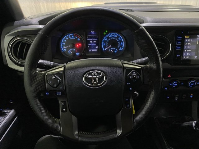 Used 2018 Toyota Tacoma TRD Sport w/ Technology Package image 17