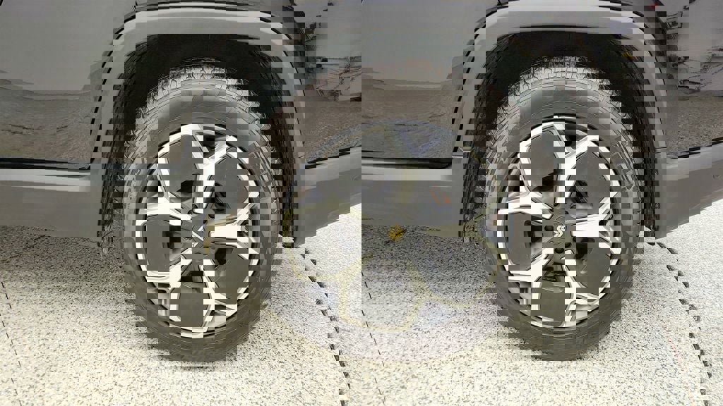 Used 2022 Rivian R1T Adventure image 9