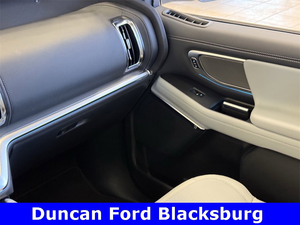 New 2025 Ford Expedition Platinum w/ Driver's Package image 10