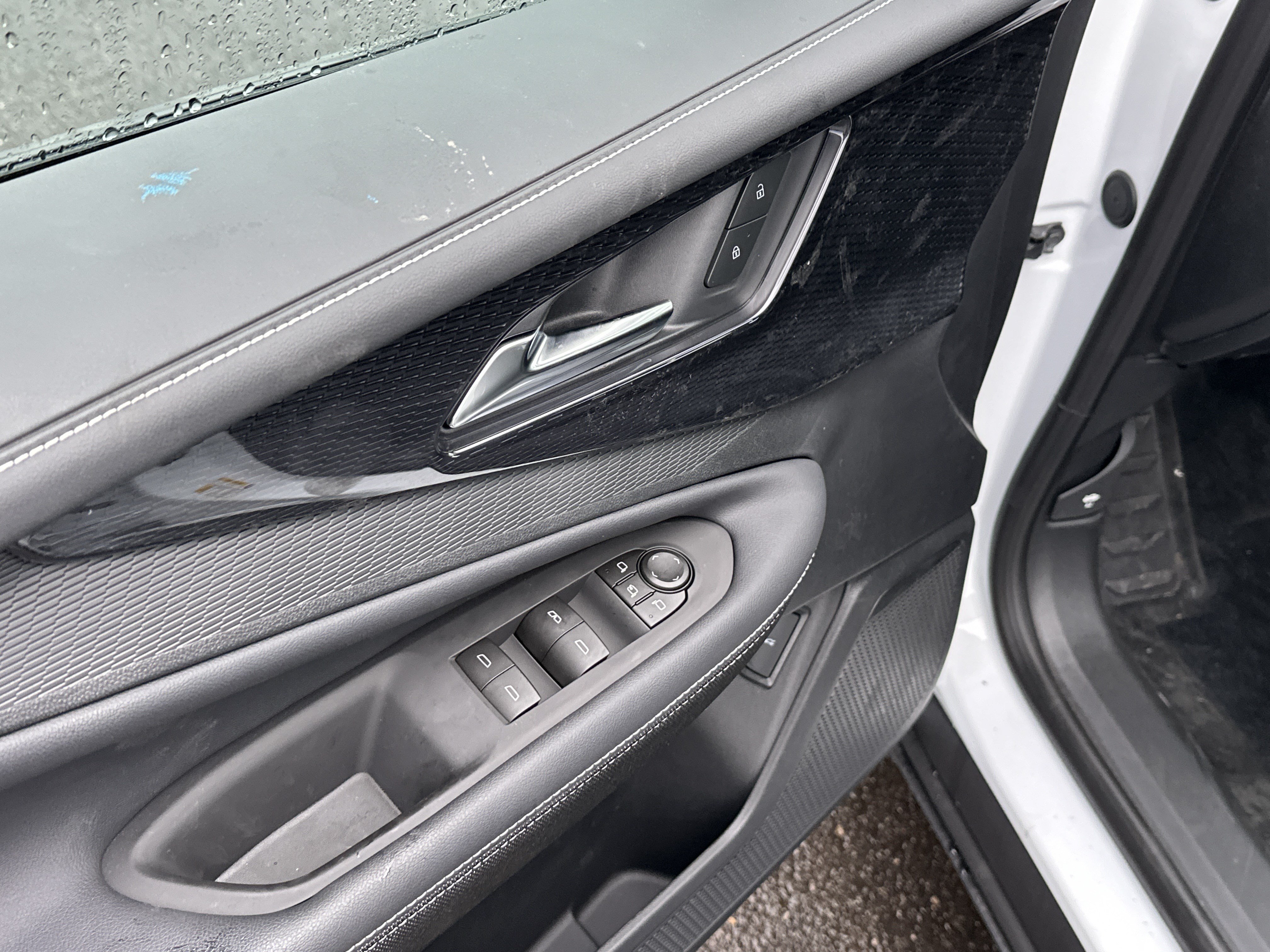 New 2026 Chevrolet Blazer EV LT AWD/4WD image 16