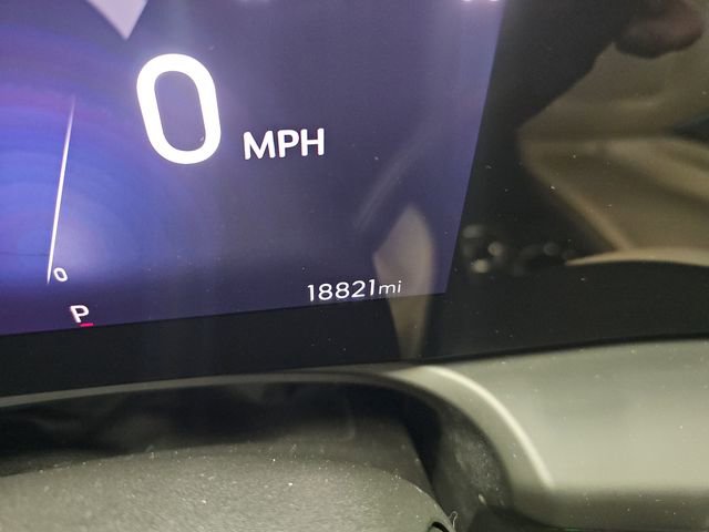 Used 2024 Buick Encore GX Avenir AWD/4WD image 16
