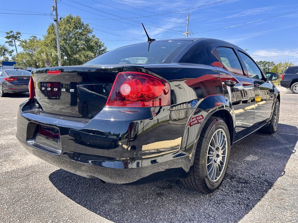 Used 2013 Dodge Avenger SE image 6