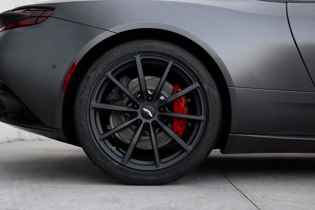Used 2023 Aston Martin DB11 V12 image 19
