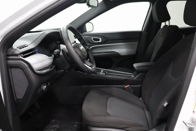 New 2025 Jeep Compass Sport image 9