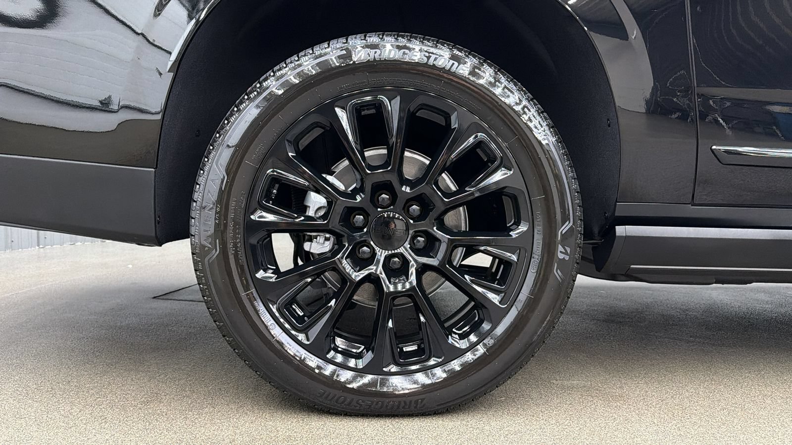 Used 2026 GMC Yukon XL Denali Ultimate w/ LPO, Floor Liner Package AWD/4WD image 11
