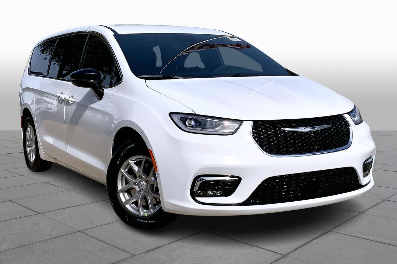 New 2026 Chrysler Pacifica Select FWD image 2