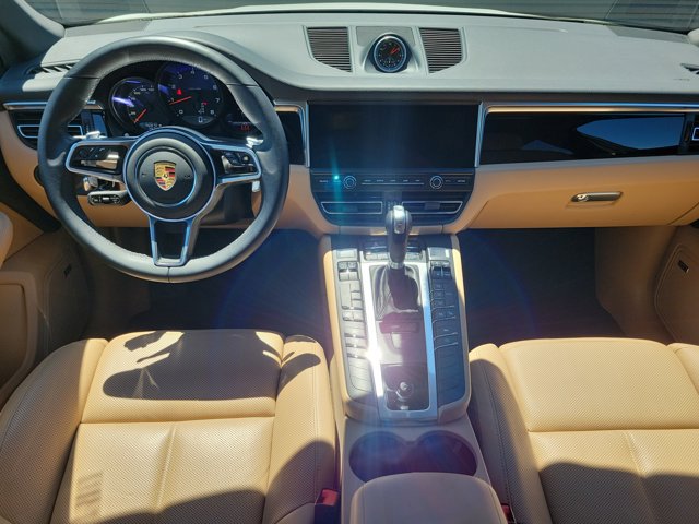 Certified 2021 Porsche Macan AWD/4WD image 16