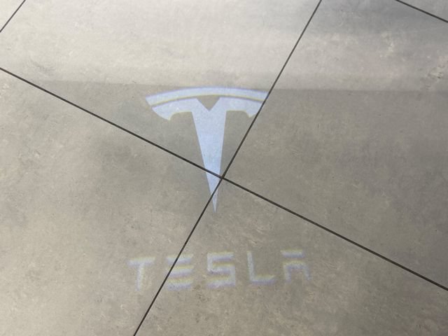 Used 2023 Tesla Model Y Performance AWD/4WD image 19