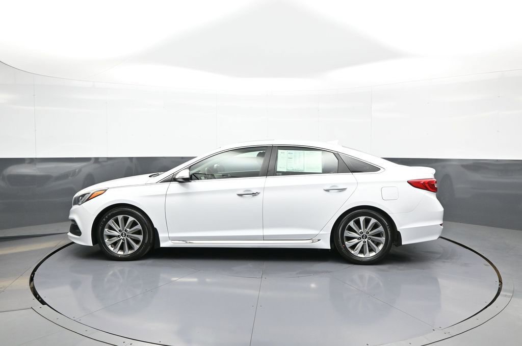 Used 2016 Hyundai Sonata Sport w/ Option Group 03 FWD image 9