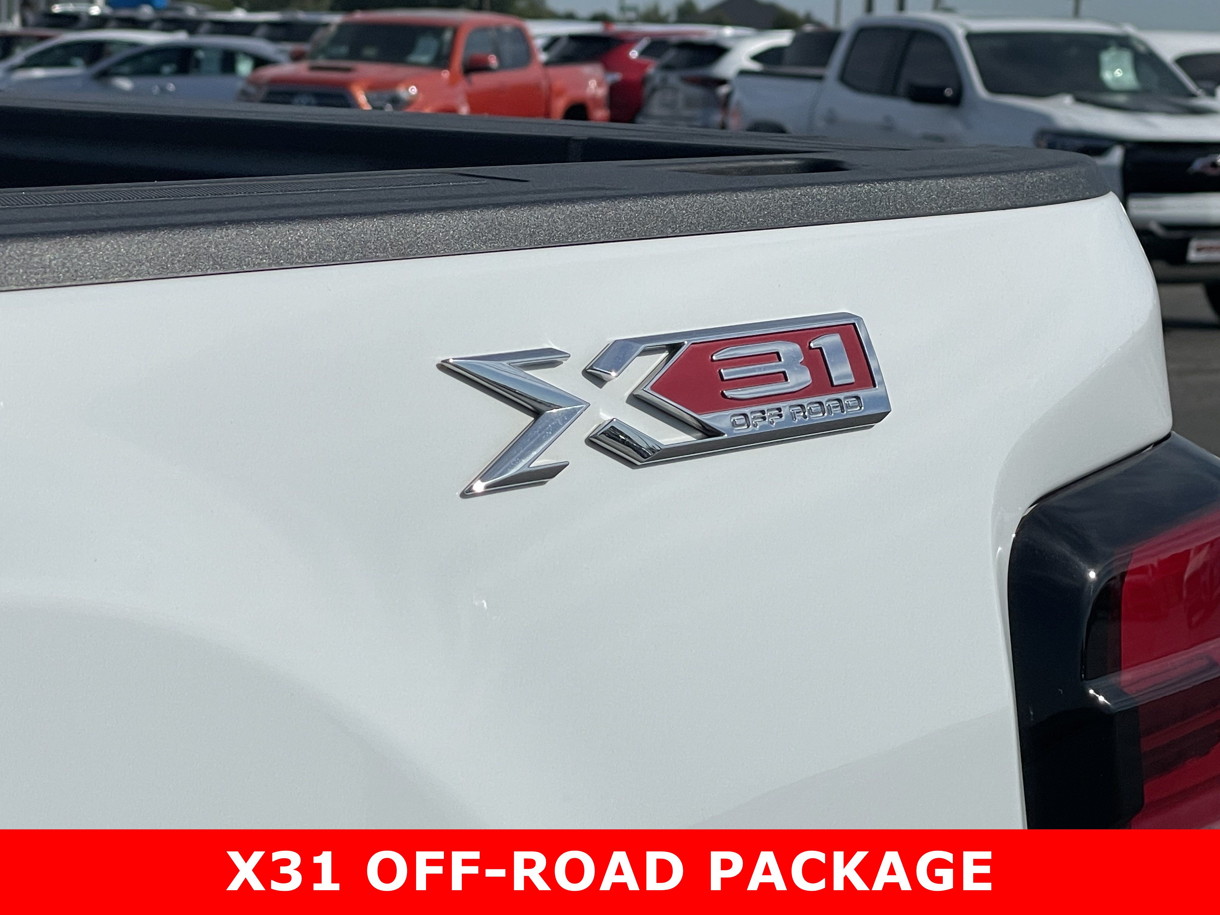 Certified 2025 GMC Sierra 2500 SLT AWD/4WD image 12