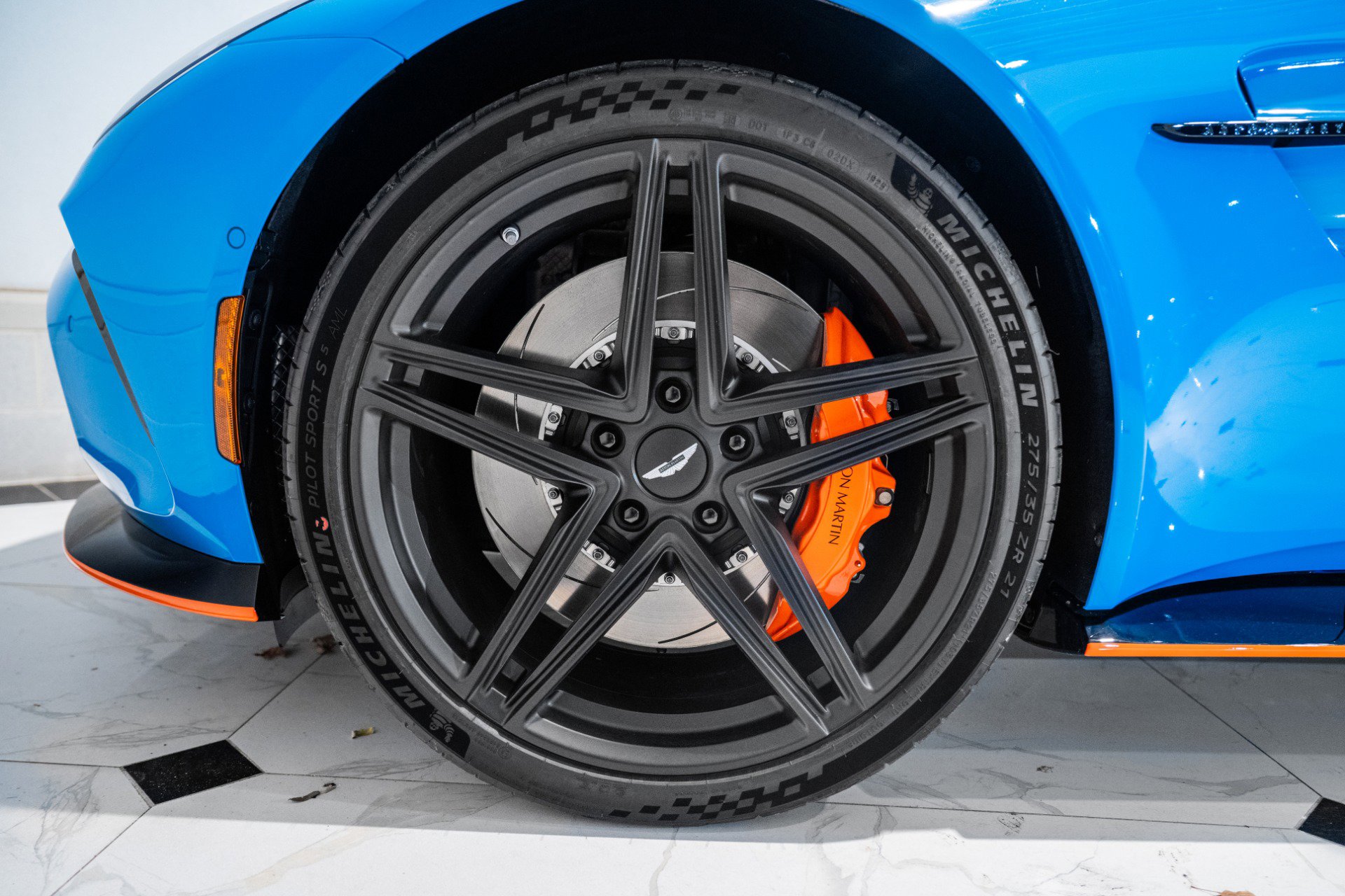 New 2026 Aston Martin V8 Vantage Roadster image 4