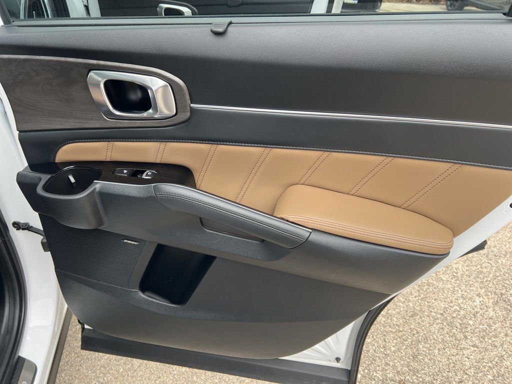 Certified 2025 Kia Sorento SX Prestige w/ Olive Brown Leather Package image 18