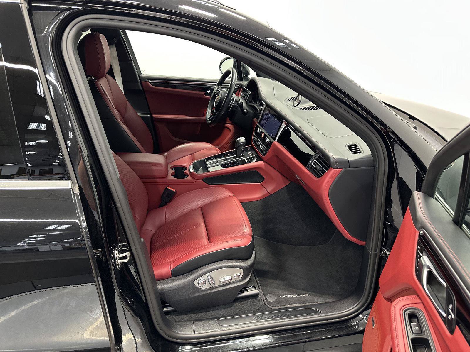 Used 2022 Porsche Macan AWD/4WD image 43