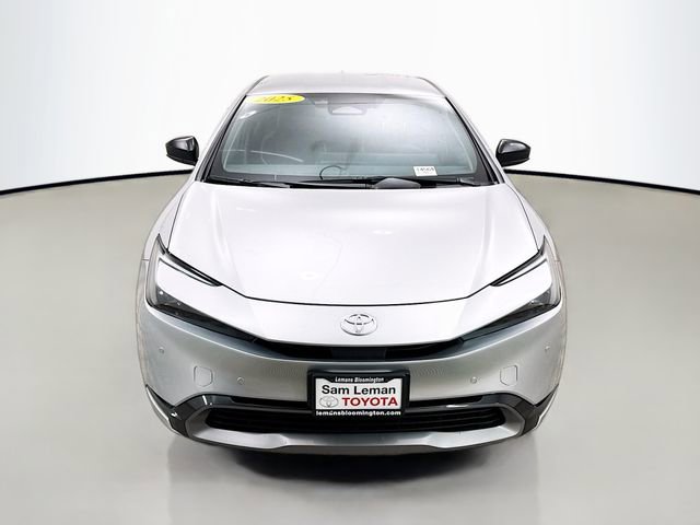 Used 2025 Toyota Prius XLE image 2