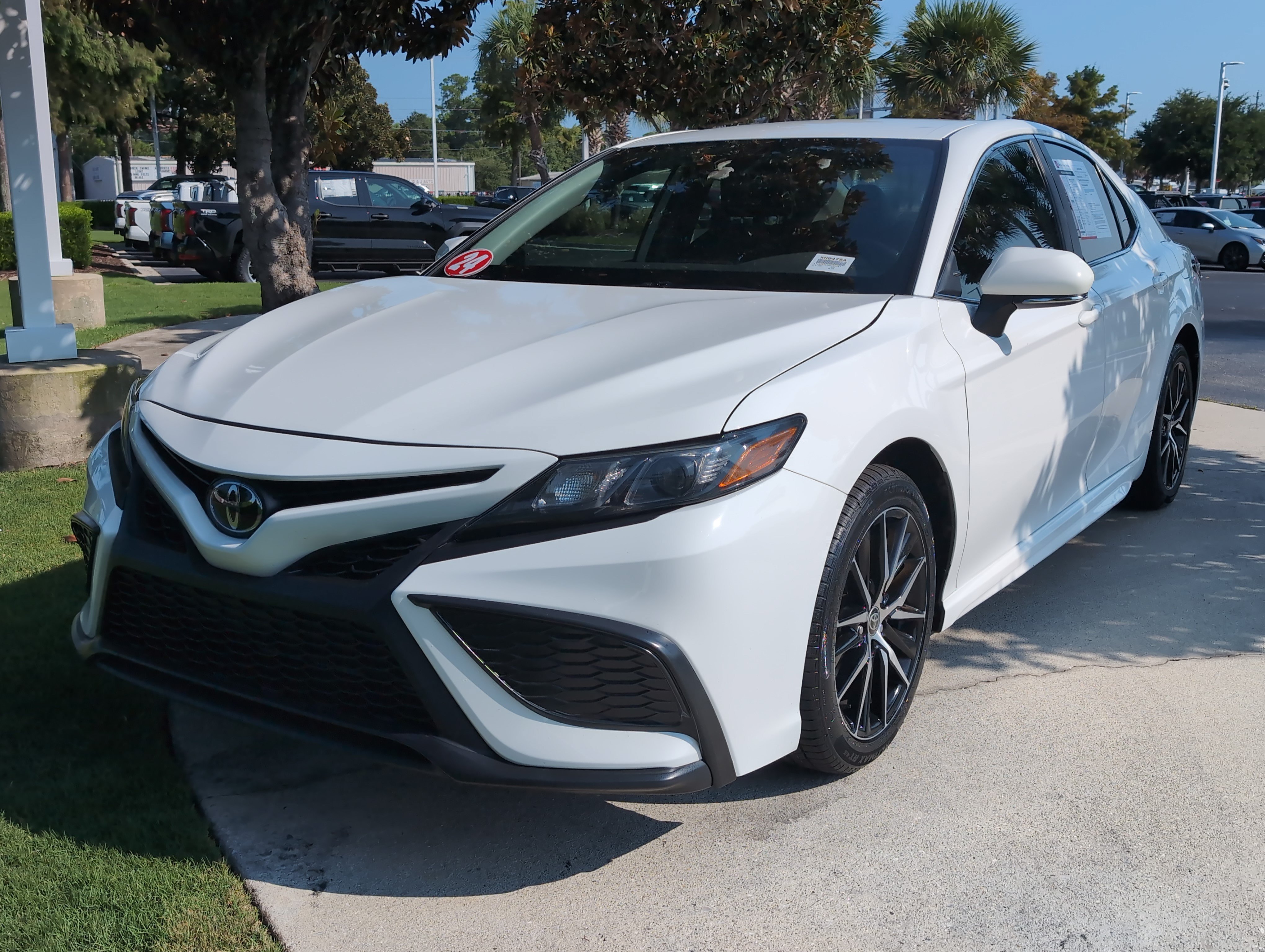 Certified 2024 Toyota Camry SE FWD image 5