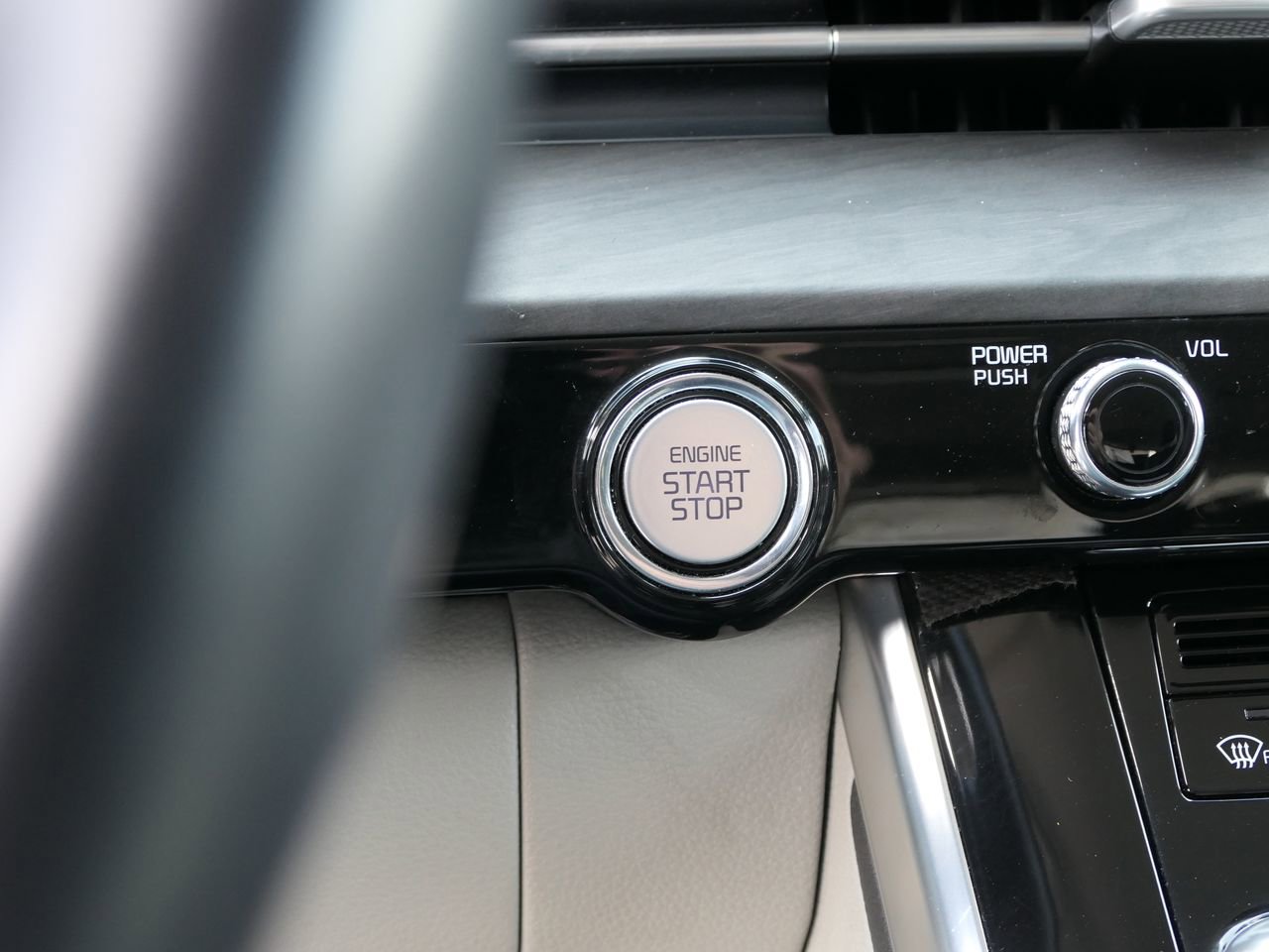 Used 2022 Kia Carnival SX FWD image 14