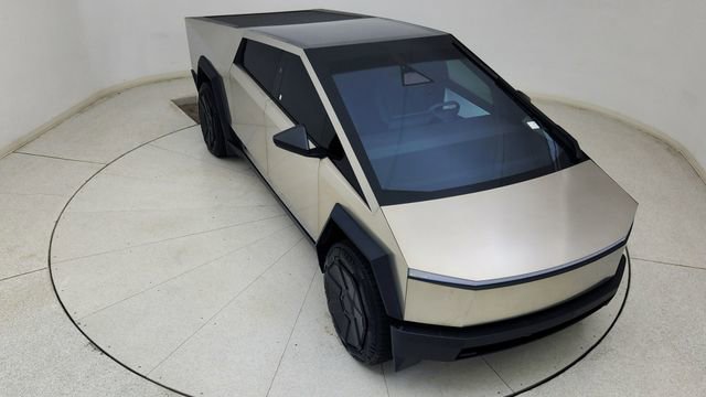 Used 2024 Tesla Cybertruck AWD Crew Cab image 72