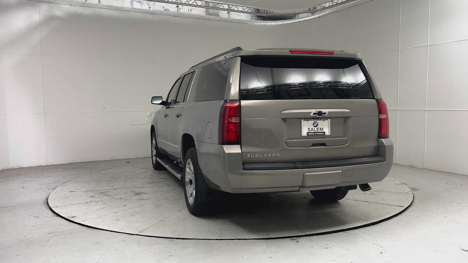 Used 2018 Chevrolet Suburban LT w/ LT Signature Package AWD/4WD image 3